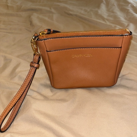 Calvin Klein Wristlet Wallet/Purse - Picture 2 of 5
